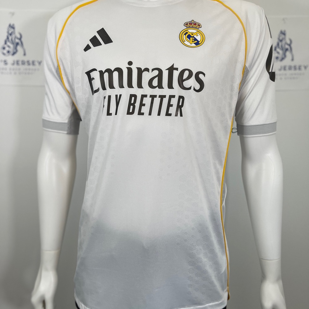 Real Madrid 25/26 Home Adidas Player Version Jersey Size Large TRUE TO SIZE